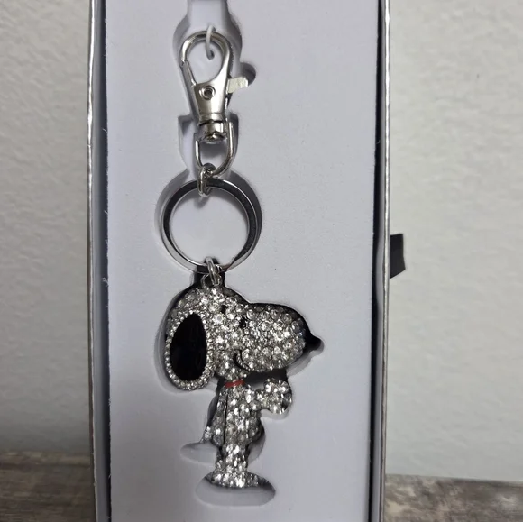 New COACH X Peanuts Notila 19 With Both Fob's N Socks - Picture 14 of 14